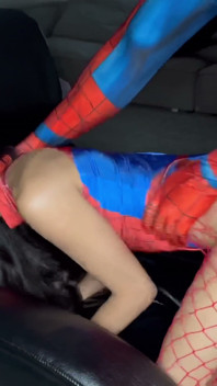 Spider-man Se Folla Duro a La Chica Araña Y Le Dispara La Web Por Toda Su Cara
