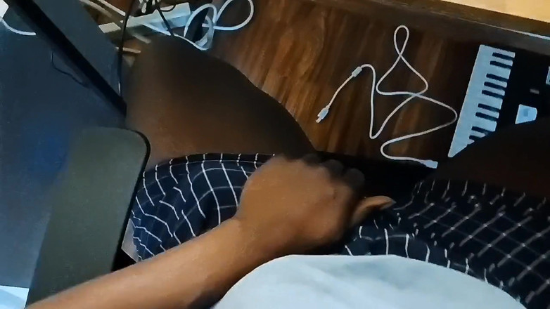 Big black cock BBCee: Dokuczanie palcowania odbytu głaskanie mojego BBC