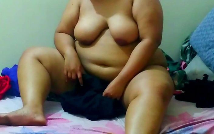 Aria Mia: 남편의 친구와 섹스하는 인도 바람둥이 마누라