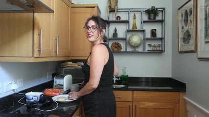 Countess diamond: Zpocená podpaží vaší Domme Spolubydlící