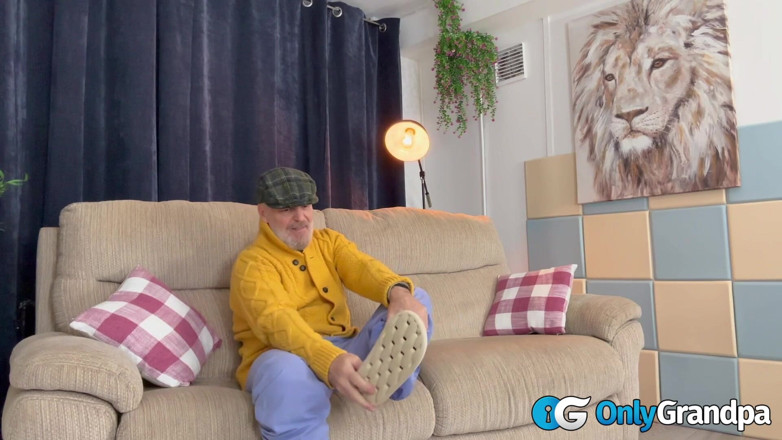 OnlyGrandpa: Branlette de cuppa