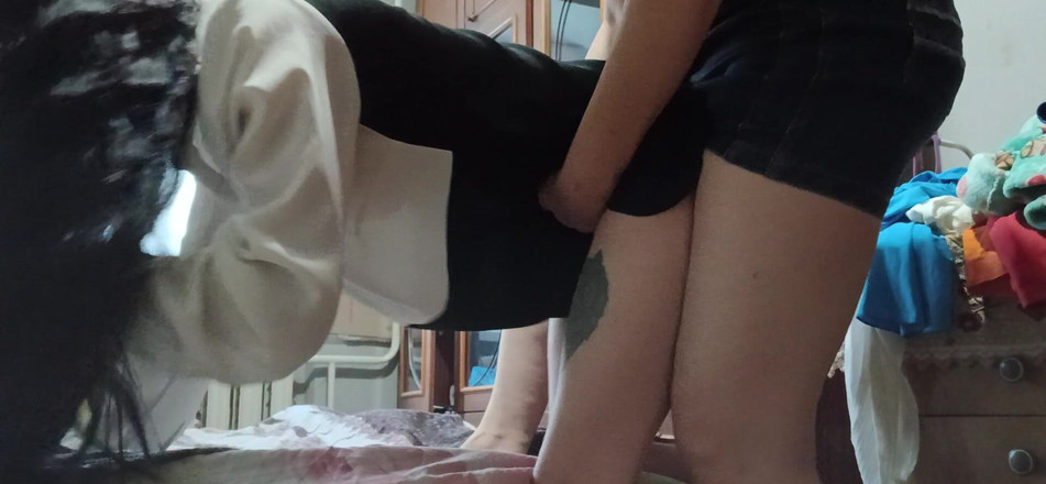 Lesbian-illusion: Zamiast dodatkowych prywatnych lekcji w domu, mój nauczyciel mamuśki rucha...