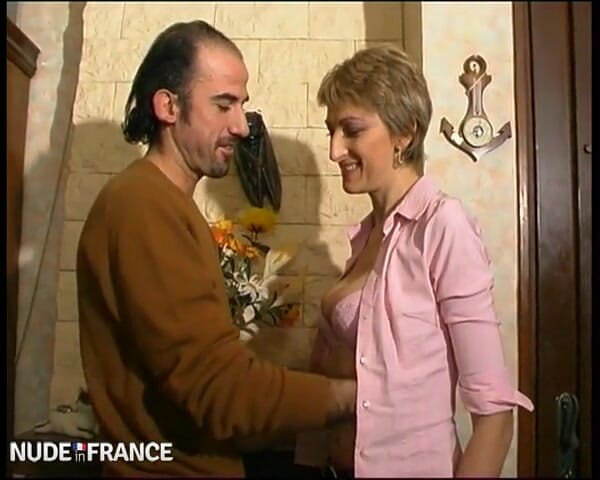 La France a Poil: Estelle Is Shooting Her First Video Just to Get You!