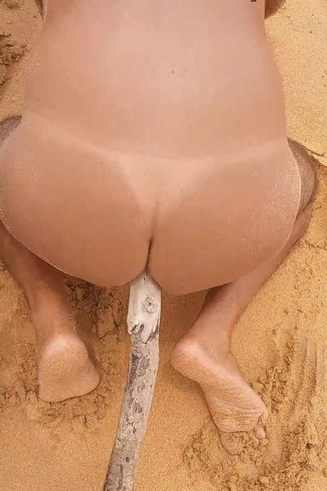 Horny Ladysilva Sticking a Cock in Your Ass on the Beach (Ladysilva) Horny Ladysilva Sticking a Cock in Your Ass on the Beach (Ladysilva)