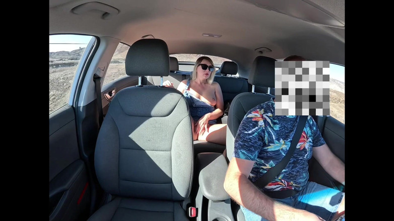 Emma Voyeur: Mädchen kein höschen masturbiert im taxi