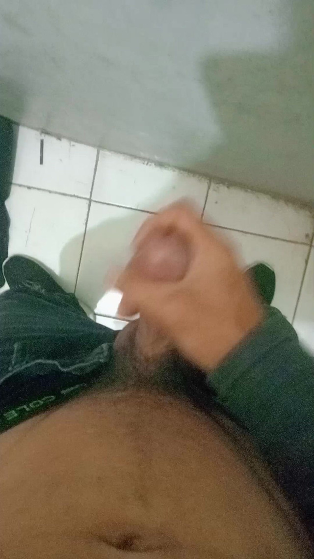 Shaking Your Cock Standing up Until You Squirt Cum in the Office Warehouse Is Very Tasty Hhh (KingLeo Man)