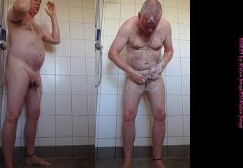 Carmen_Nylonjunge: Seul sous la douche le matin