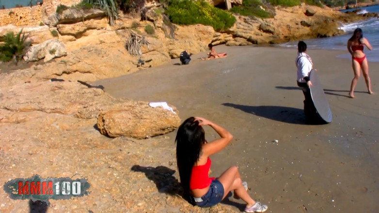 MMM100: Vídeo sexy: Jessica Bitch na praia