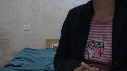 Stepmom Susan: 变态继母一生中第一次给她的处女继子打手枪