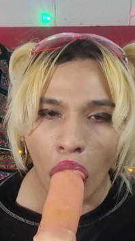 Teen Wanted a Dildo but Ends up with a Facial