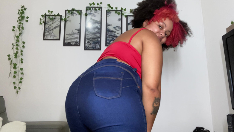 Cutiepiie Chubby: Bbw soda burp et pet sur un jean moulant