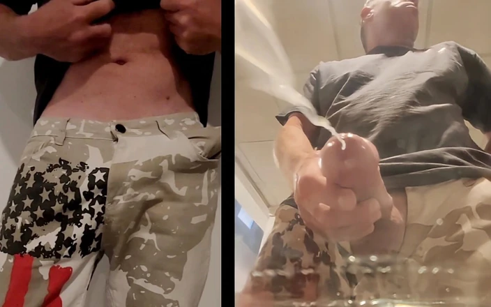 Biggyshots: Big Cock Cumshot in Water Sperm Swimmers