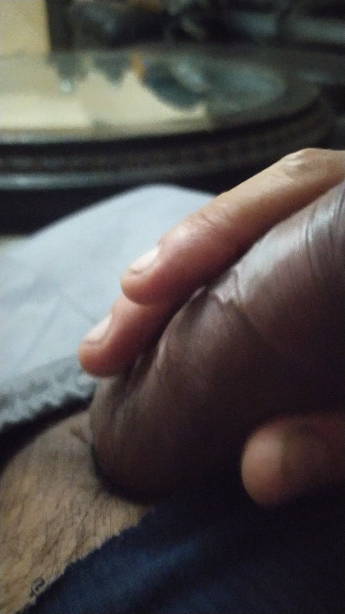 EdwardBlit: Chłopiec masturbuje się solo, aż spuści się na siebie