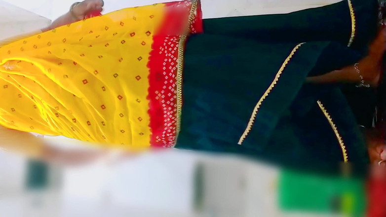 Rakul008: L'insegnante indiana in un bagno niked. Video virale insegnante di...