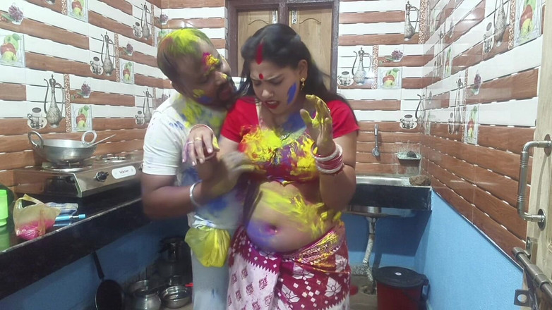Sona bhabhi: La bella bengalese bhabhi gode di holi speciale con i...