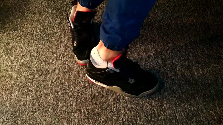 Sneakersmax98: 운동화 플레이와 정액 Jordan 레트로 Iv