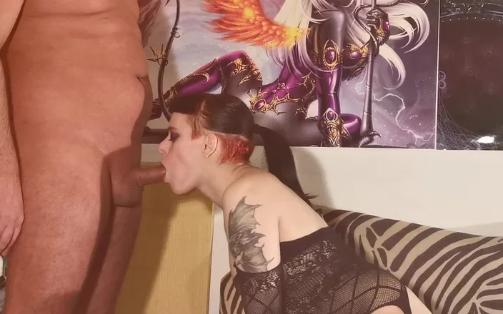 Beth Kinky: Huge facial for a tattoed pregnant teen slut HD