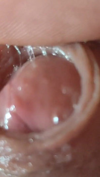 Ayah lurus mengocok kontol besar yang lezat.