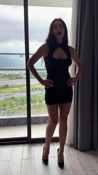 Je te crache et t’humilie, esclave baise et humiliation femdom