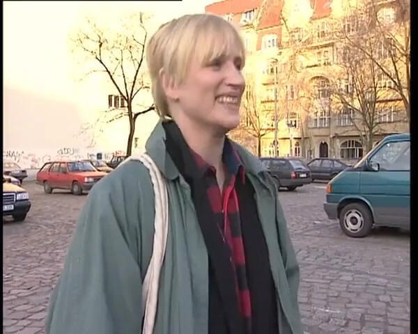 YOUR FIRST PORN: Reife marlene mit behaarte achseln - зріла Марлін з волохатими пахвами