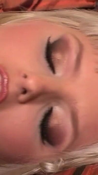 Top mooie blondine heetste hoer opwindende solo masturbatie!! Vol 7