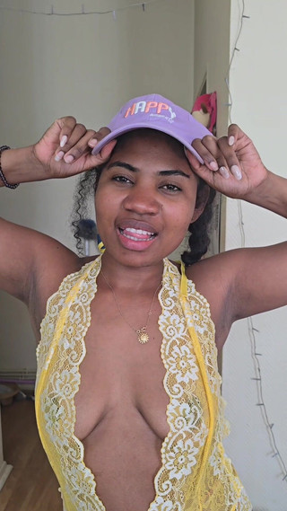 Belle: Nue sous ma jupe