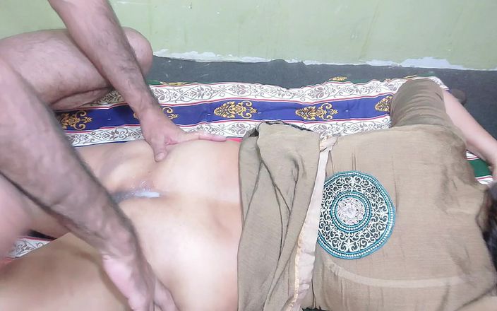 Gullnazkhan: Індійська тітонька дезі робить мінет і жорстко трахається з молодим хлопцем, індійська тітонька займається сексом на хінді аудіо
