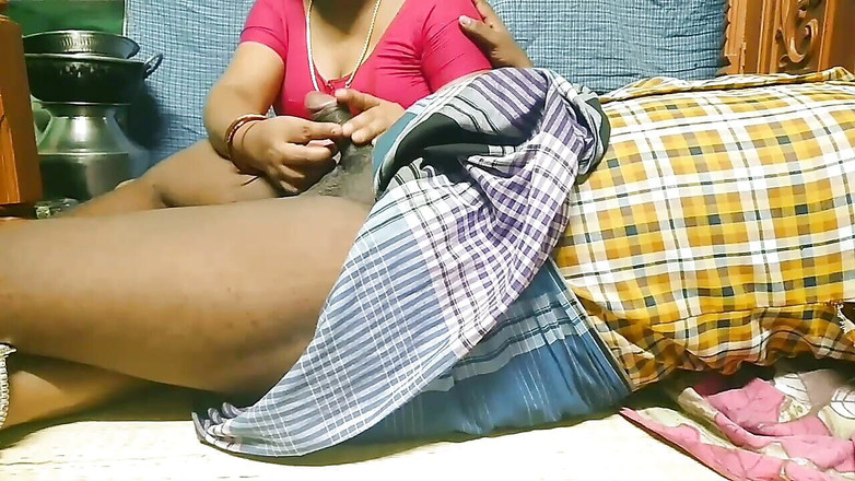 Priyanka314: 农村大学生与老师发生性关系