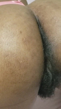 丰满的黑人女郎被后入