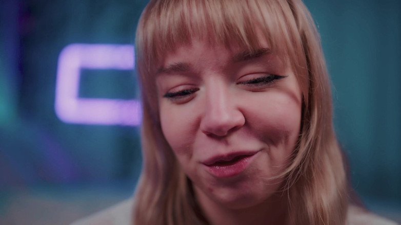 Jolie Lyon: Romans sąsiadki z pasierbicą