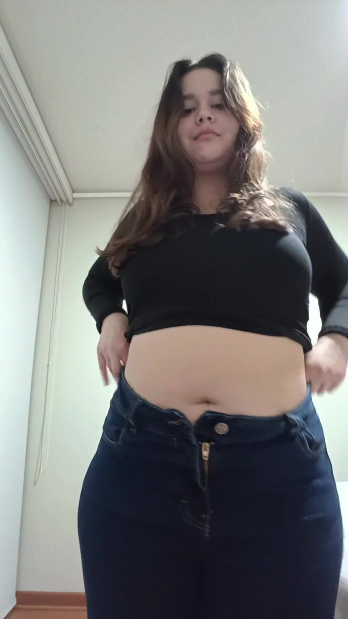 Nicole Passat: 젖탱이를 보여주는 니콜...