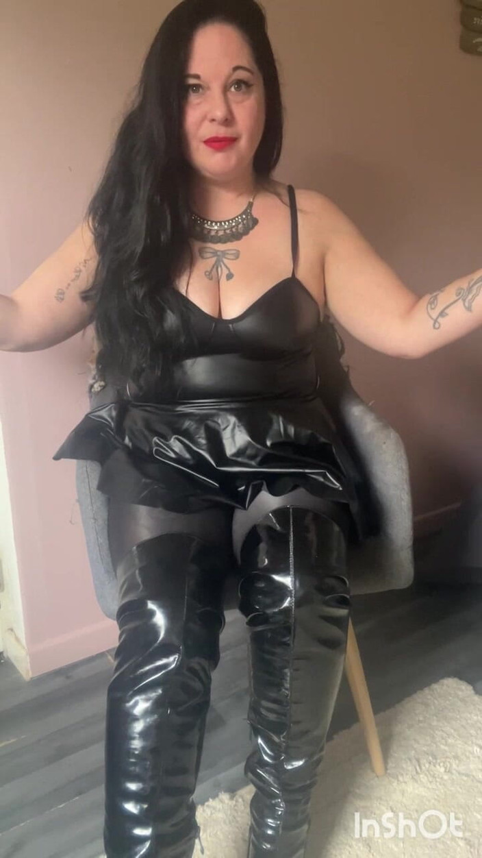 Maitresse Clara: Eu não quero você feliz, quero você viciado