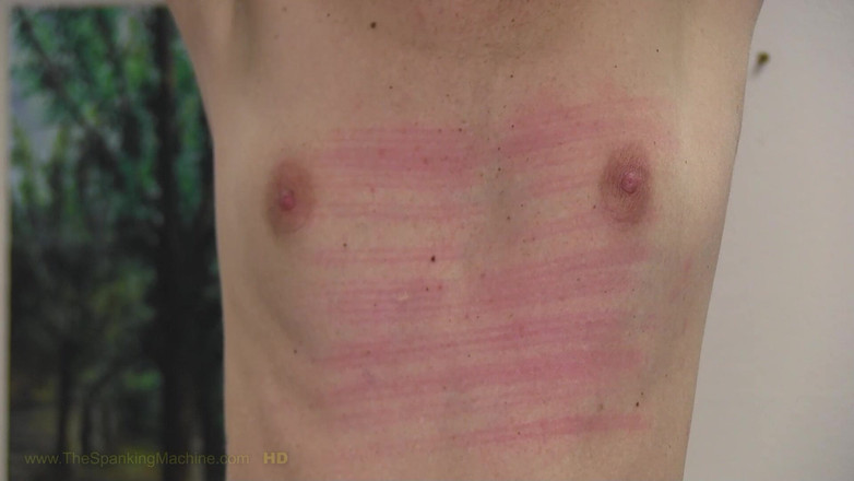 The Spanking Machine: Macchina per sculacciare Sissi7 - Frustata al seno