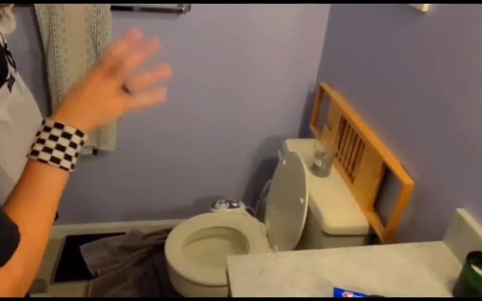 Kinkytwinkpamps: Twink sätter våt soggy på maids face &amp; swirly