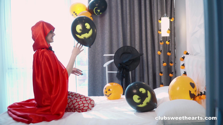 Club sweethearts: Halloween Little Devil