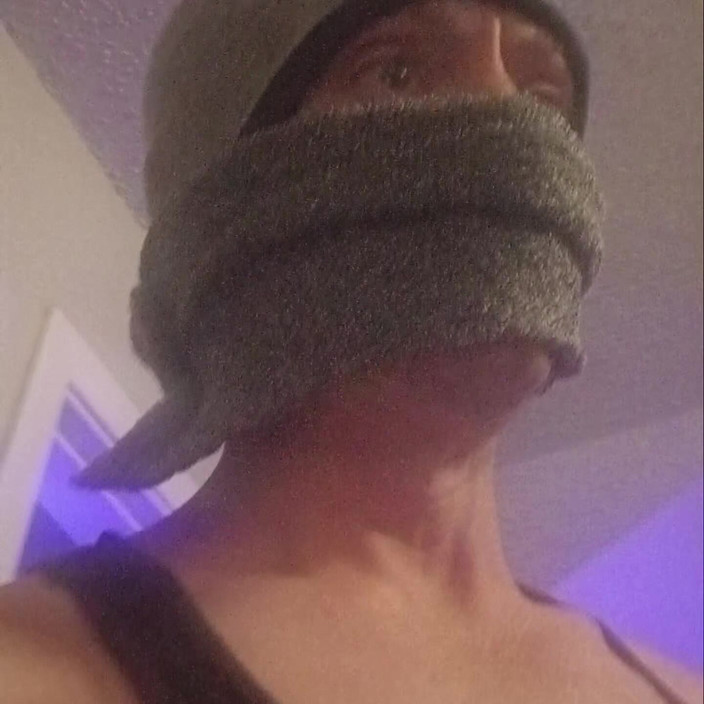 Long and Strong: Tongkat besar dan di dalamnya