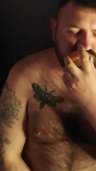 Jalang suci Snek, Peach