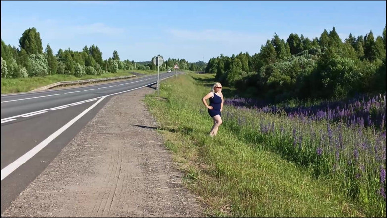 RedRoseRus: Ik gooi mijn slipje op de weg