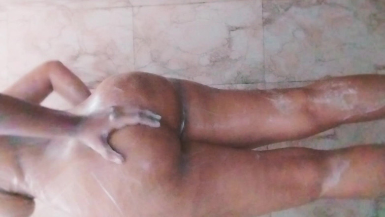 Riyathakur: Sexy masturbace náctileté kamarádky sólo mms