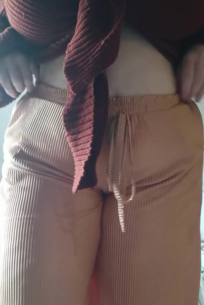 Priscila: Stepmom Takes off Her Clothes in Front of the Camera...