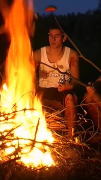 Mandi, firewood, dan lima comel bogel