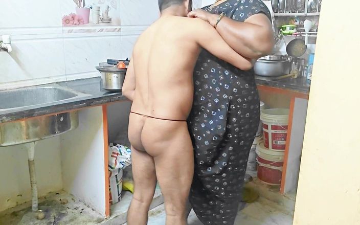 RoyToy: Ibu tiri india dientot habis-habisan di dapur waktu dia lagi...