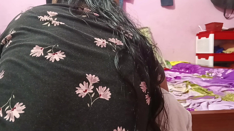 deshivairalvabi: Hijastra caliente llega a casa cuando estaba solo en casa