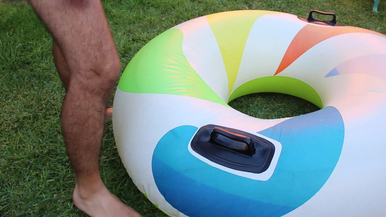 Inflatable Lovers: Big swimring