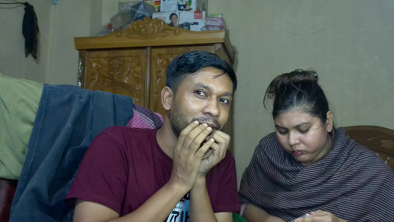 Desivideo: Video rekaman seks tante seksi india lagi sendirian di rumah!