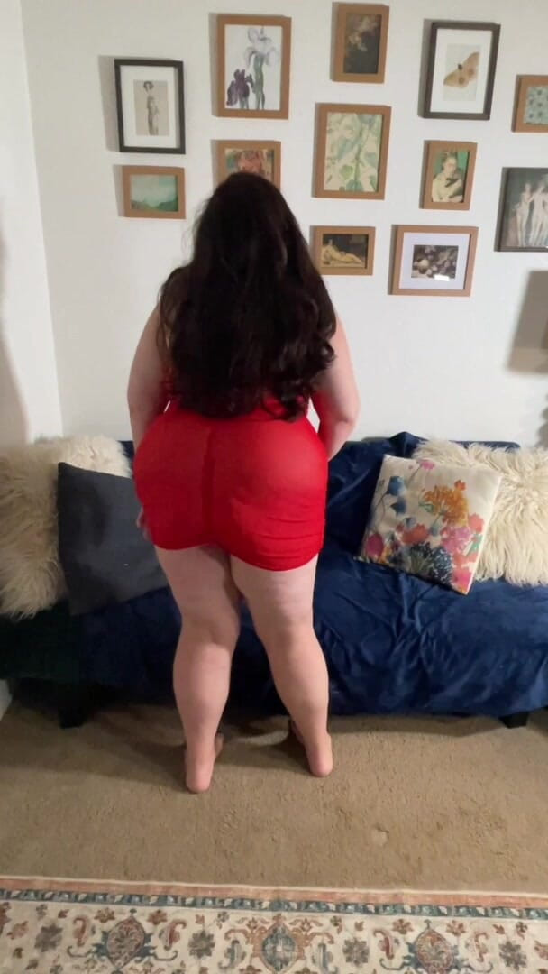 cutejayne: Пишна товстушка роздягається і грає зі своєю пиздою