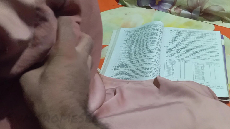 Sumahomesex: Profesor y sexo estudiantil. India maestra y sexy estudiante