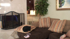 CBD Media Interracial: Její kundička je tvrdě bušena monstrózním tlustým černým čůrákem