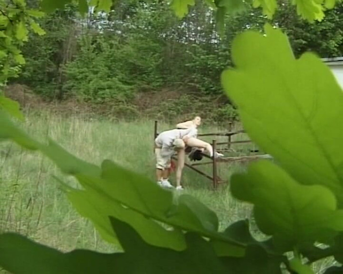 BB Video - Vintage Story: Німецька аматорська тінка на відкритому повітрі блондинка анально трахається No1