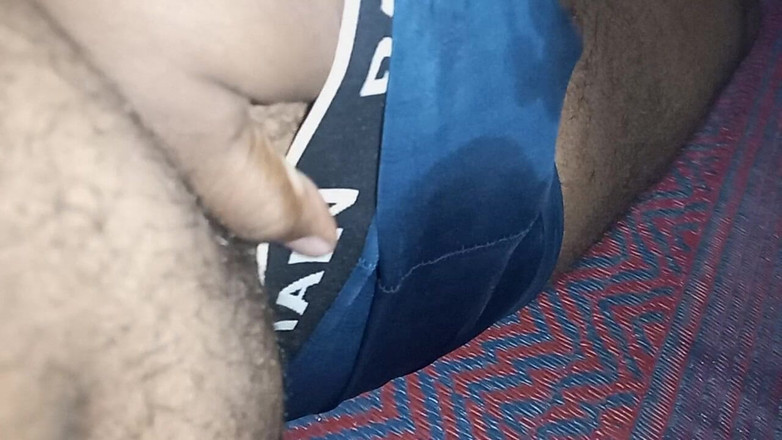 Sweet Indian cock: 自宅のバスルームセックスでミア・カーンをクソ